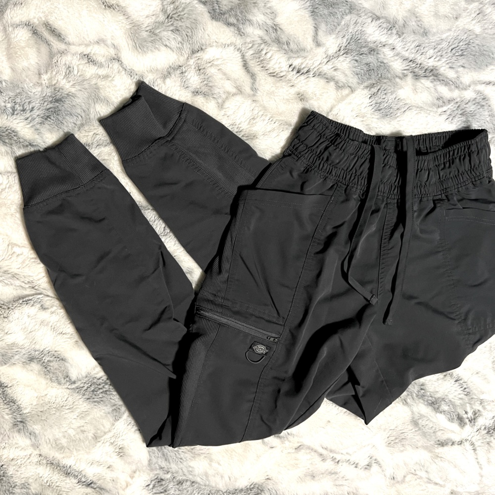 Dickies balance Mid-Rise Grey Jogger Scrub Pants